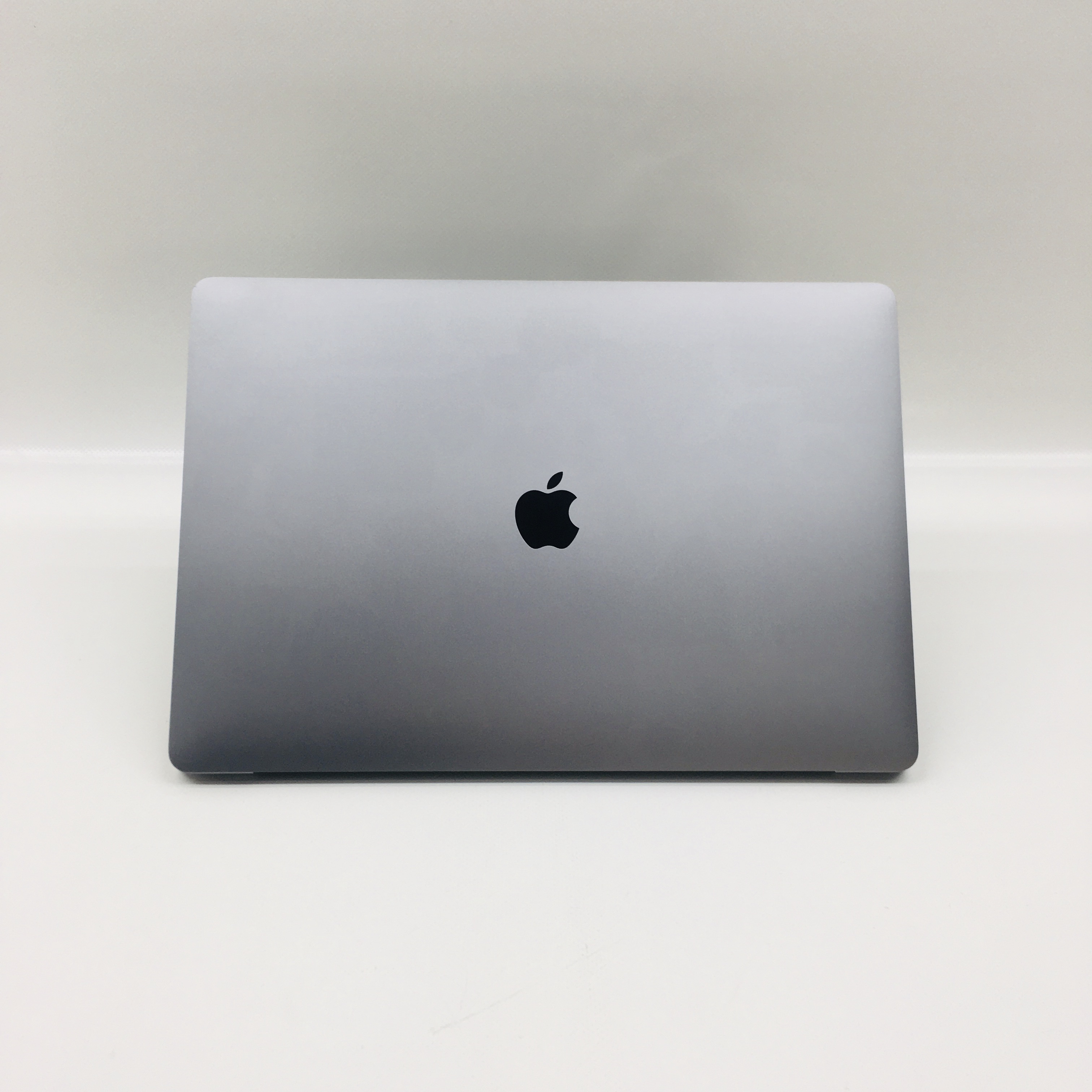 MacBook Pro 16" Touch Bar Late 2019 (Intel 6-Core i7 2.6 GHz 32 GB RAM 512 GB SSD), Space Gray, Intel 6-Core i7 2.6 GHz, 32 GB RAM, 512 GB SSD, image 4